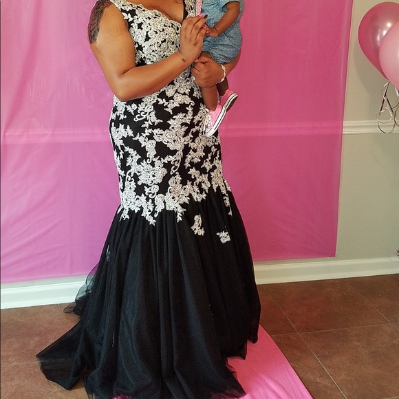 Splash Brand black formal dress, size 20 - Picture 5 of 5